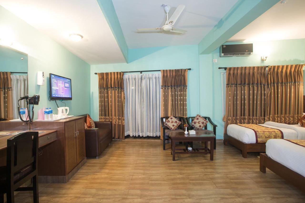Hotel Peace Plaza Pokhara Exterior foto