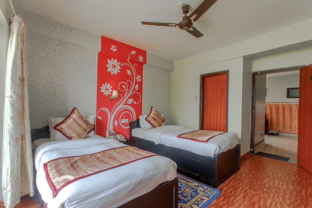 Hotel Peace Plaza Pokhara Exterior foto