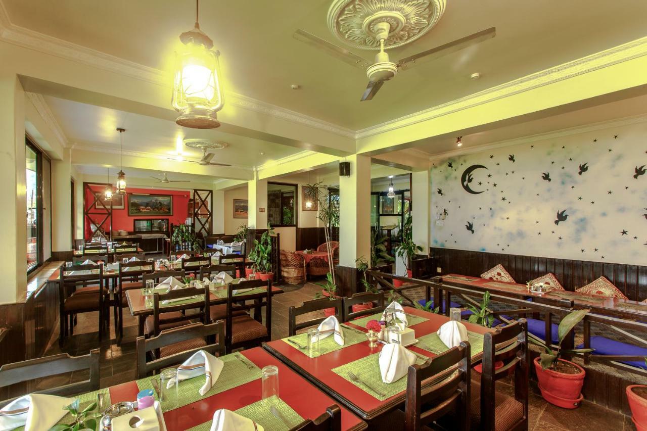 Hotel Peace Plaza Pokhara Exterior foto